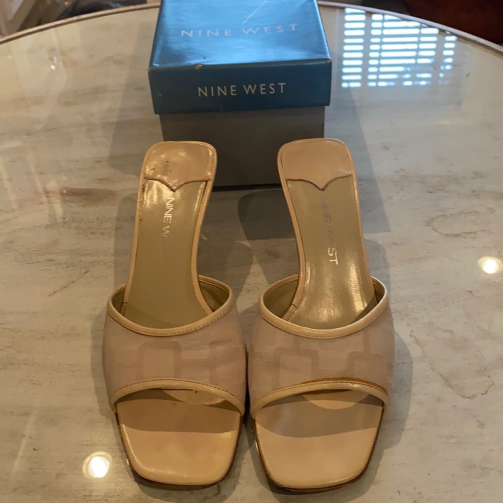 Nine West Vintage  tan open toe slip in sandals size 7